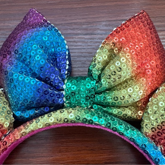 DISNEY PARKS RAINBOW SEQUIN MINNIE MOUSE MICKEY EARS - Picture 8 of 10
